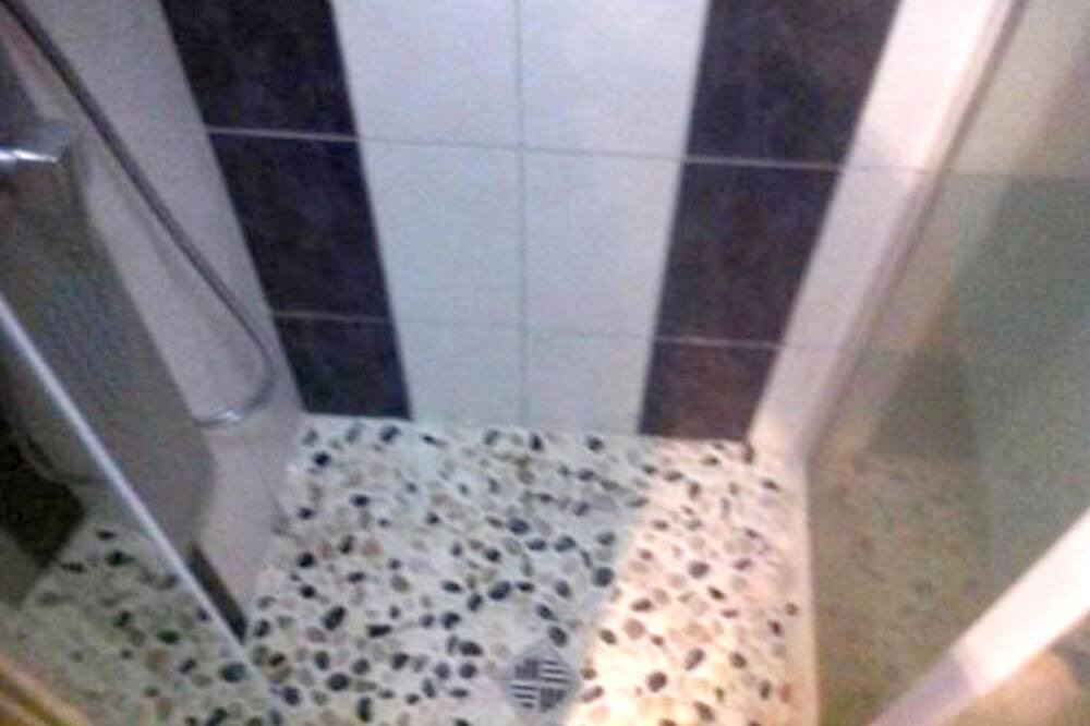 Photo of Bathroom in Roanne
