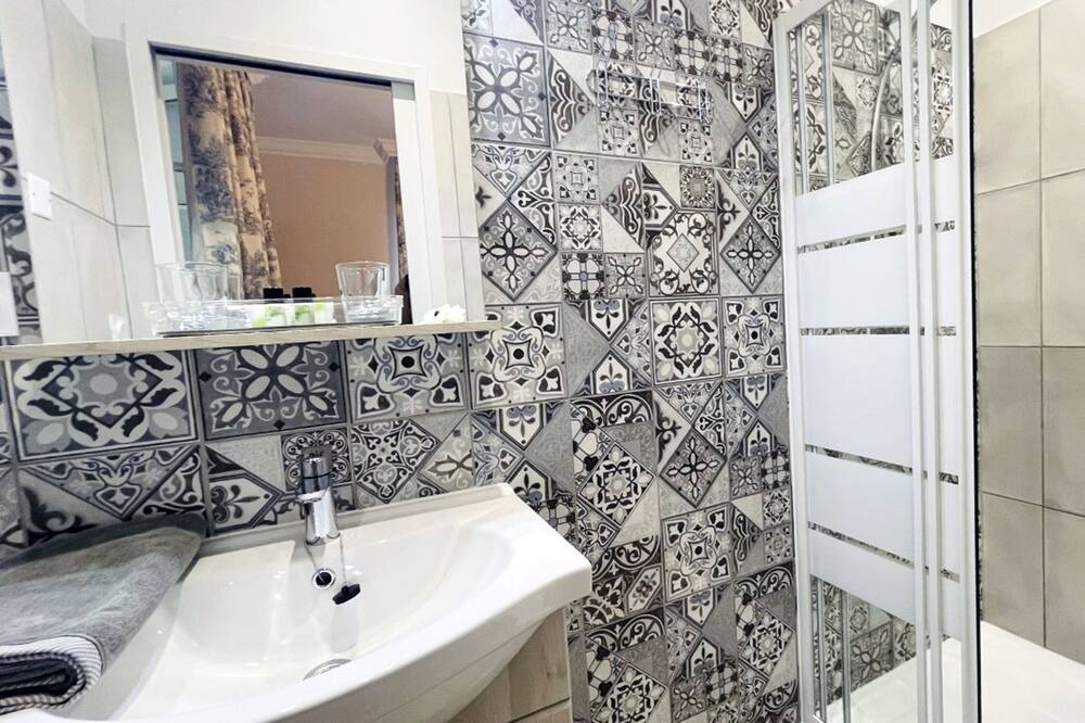 Photo of Bathroom in Aubin