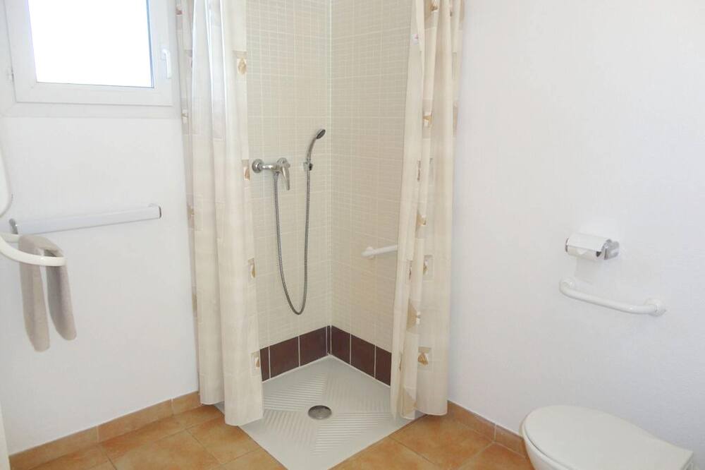 Photo of Bathroom in Homps