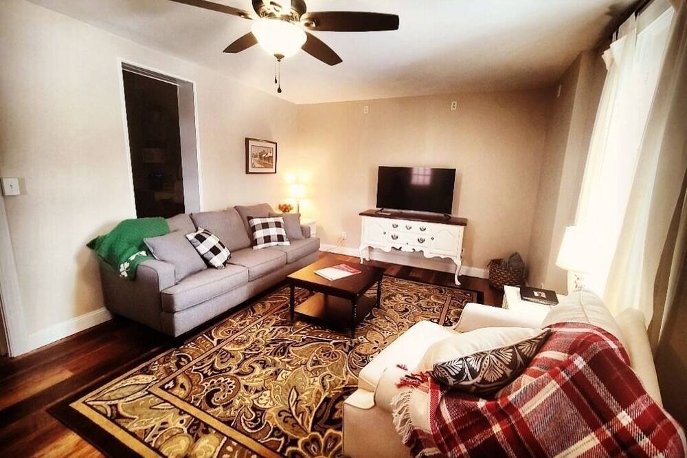 Photo of Livingroom in Rosebud
