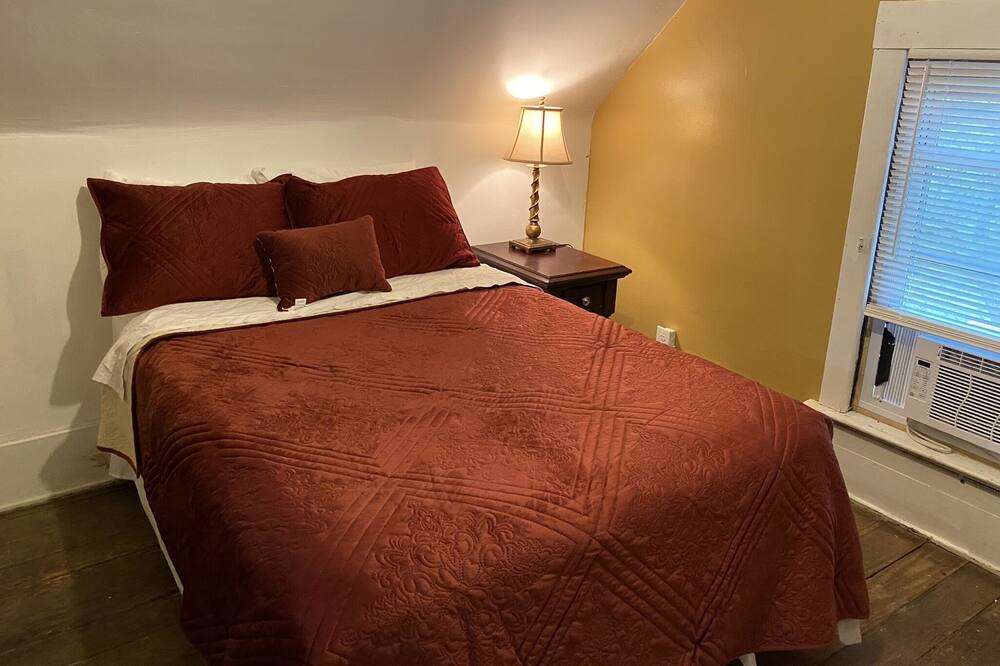 Photo of Bedroom in Broadway Gillham