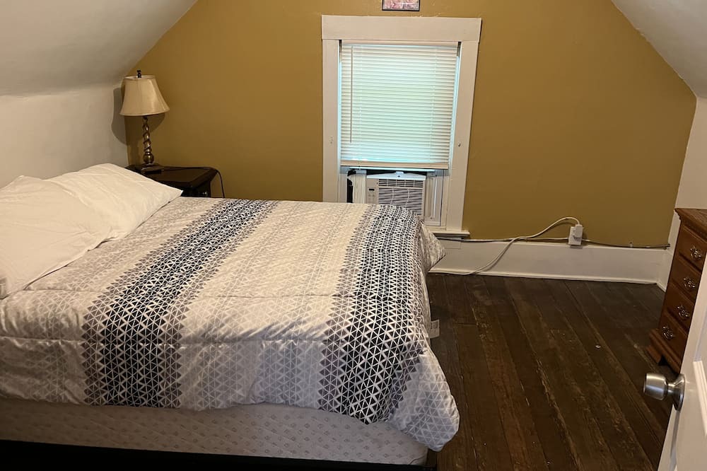 Photo of Bedroom in Broadway Gillham
