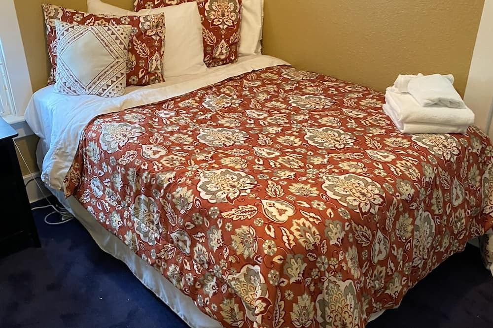Photo of Bedroom in Broadway Gillham