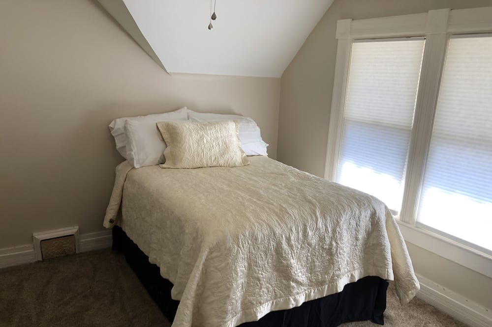 Photo of Bedroom in Broadway Gillham