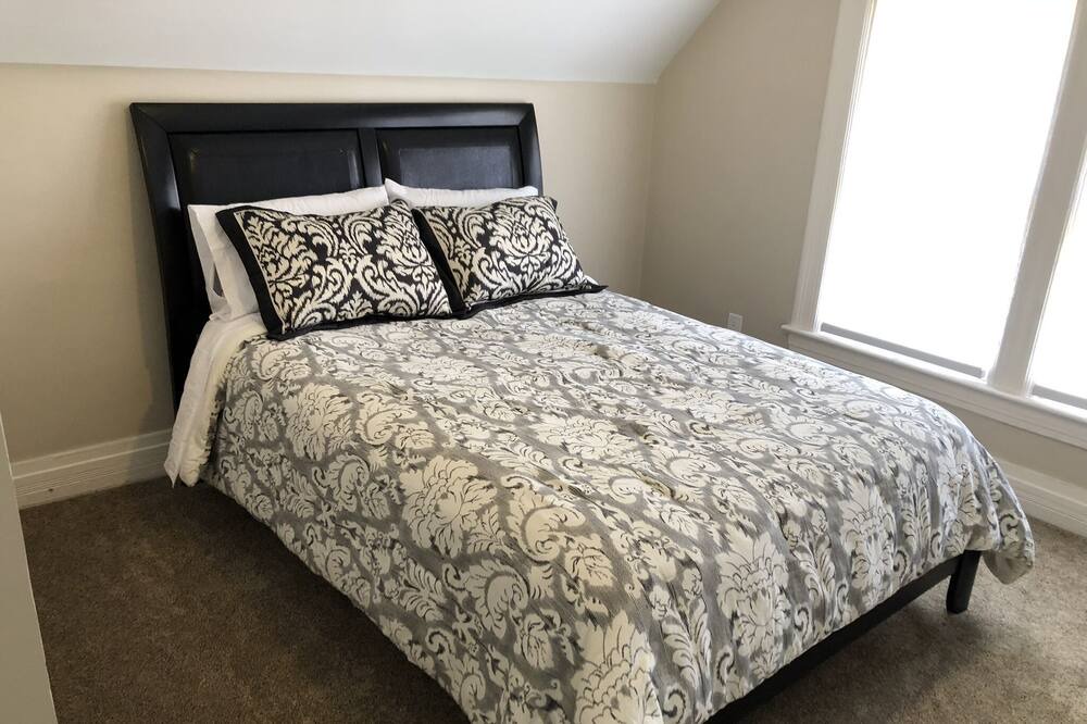 Photo of Bedroom in Broadway Gillham