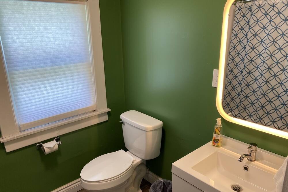 Photo of Bathroom in Broadway Gillham