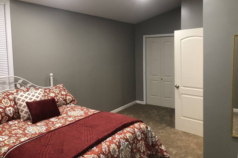Photo of Bedroom in Broadway Gillham