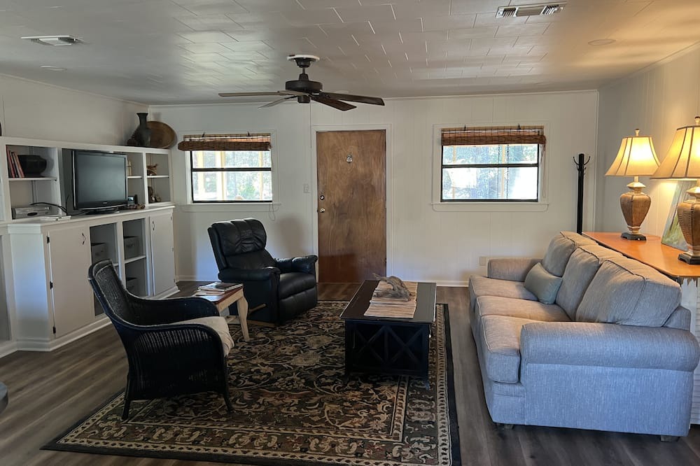 Photo of Livingroom in McComb