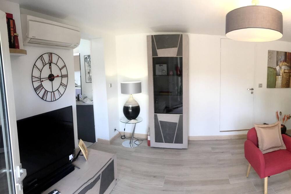 Photo of Livingroom in Launaguet