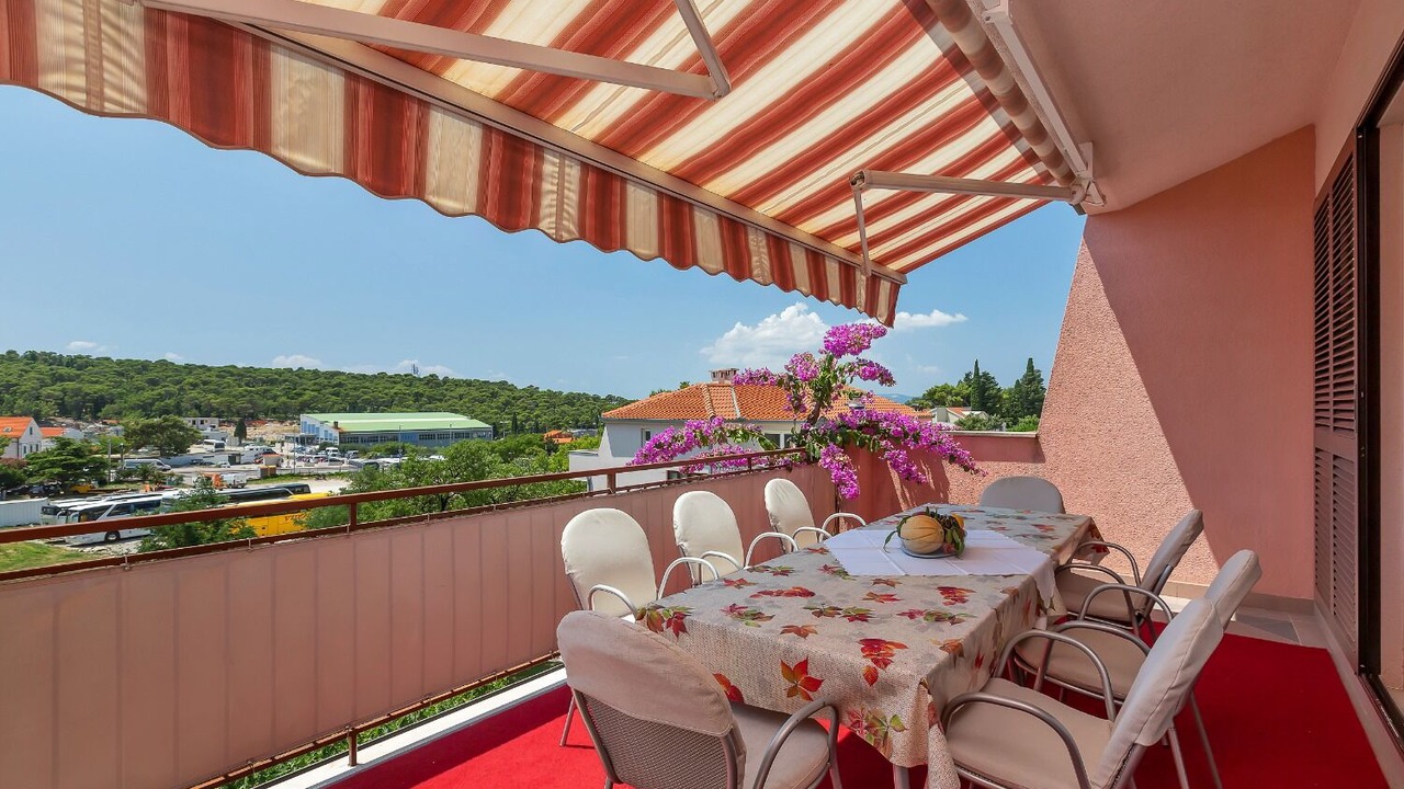 Photo of Patio Balcony in Istok