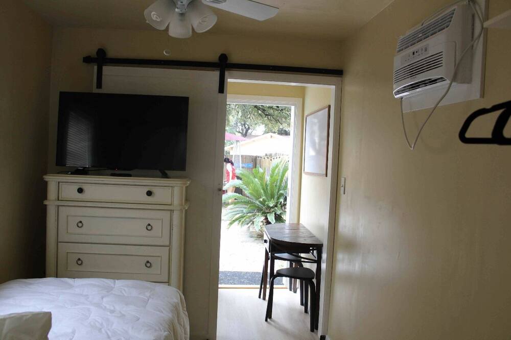 Photo of Bedroom in North Central Thousand Oaks