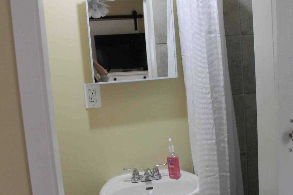 Photo of Bathroom in North Central Thousand Oaks