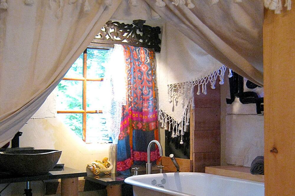 Photo of Bathroom in Lantier