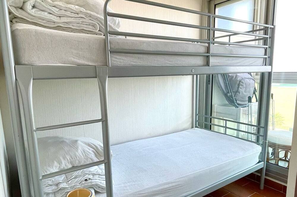 Photo of Bedroom in Saint-Nazaire