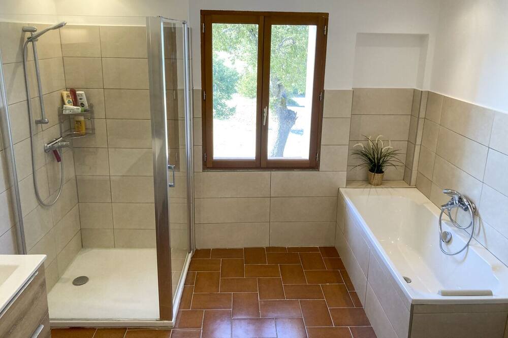 Photo of Bathroom in Niozelles