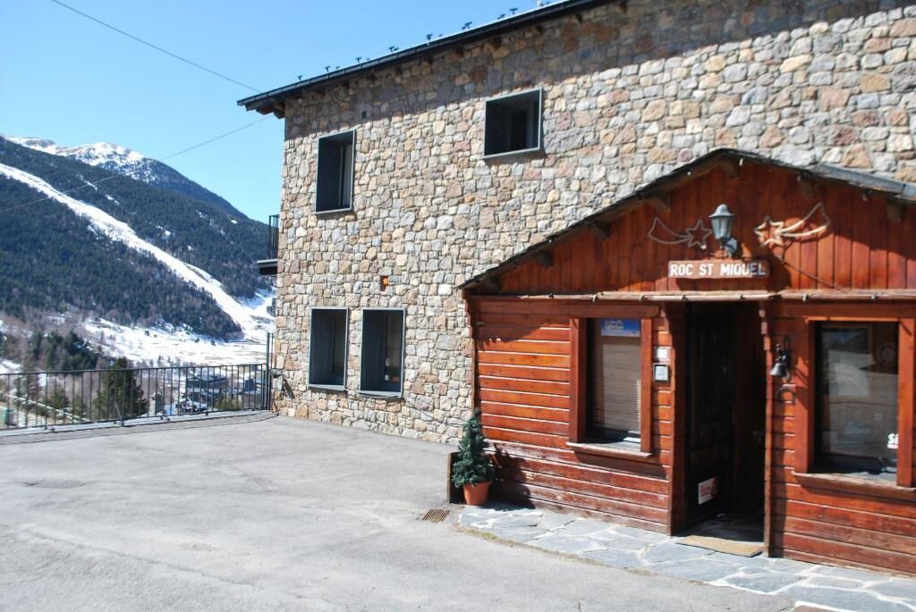Photo of Outdoor in Incles