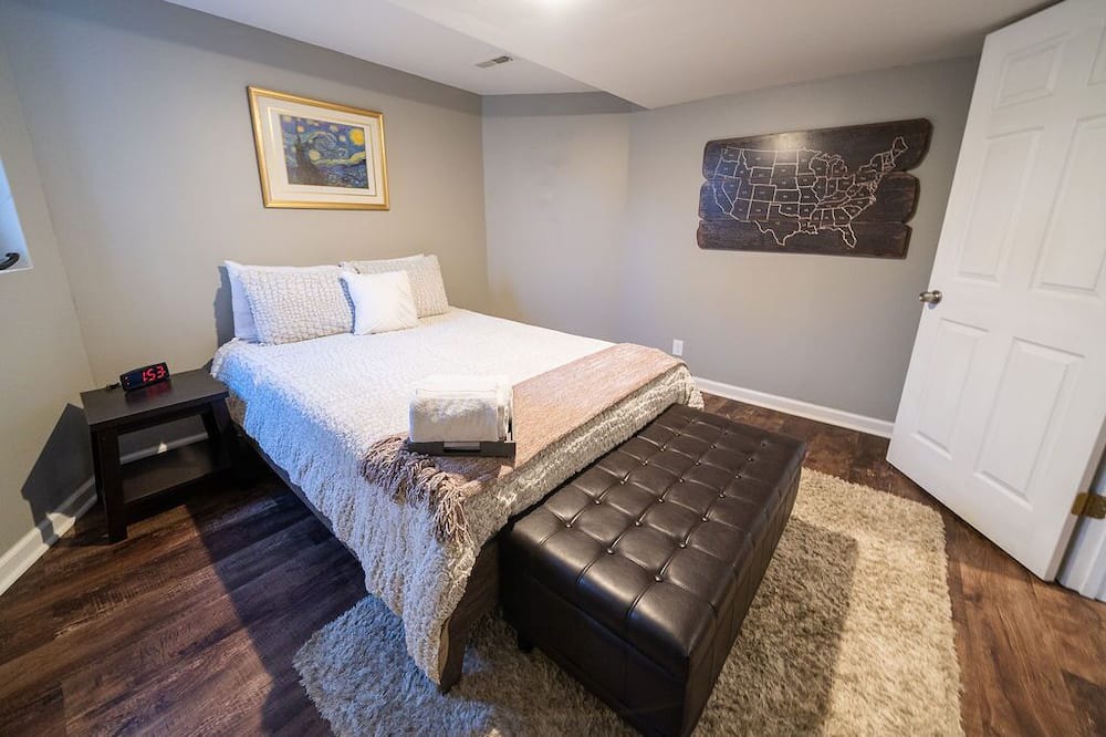 Photo of Bedroom in Lafayette Square