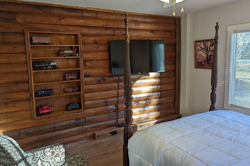 Photo of Bedroom in Lake Houston