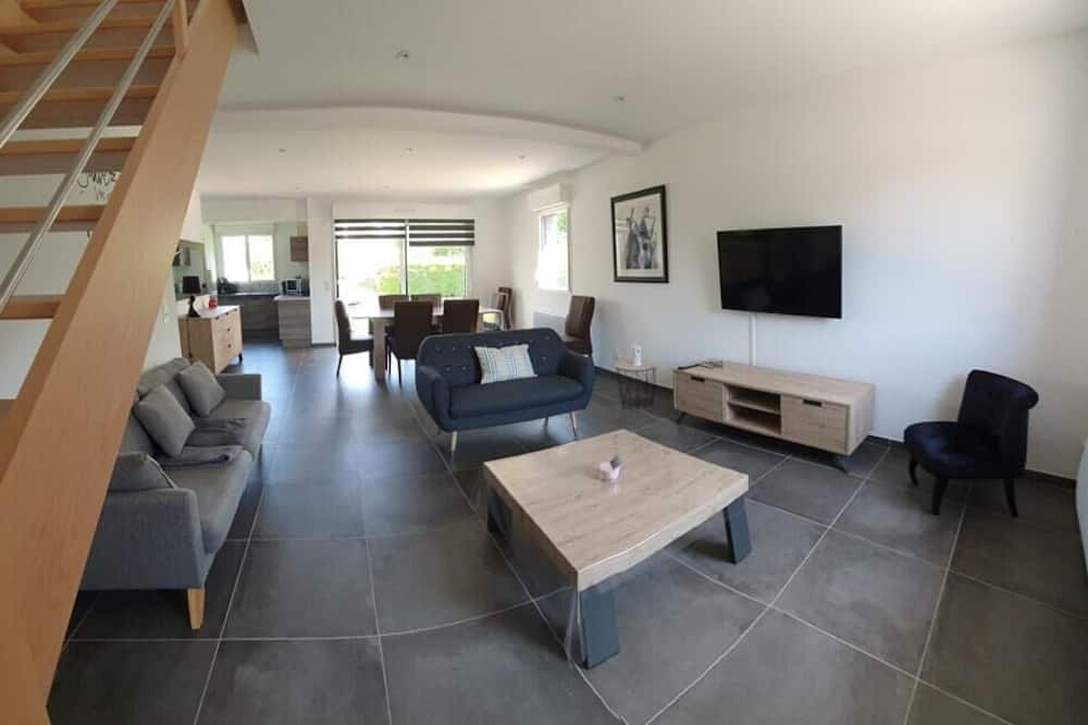 Photo of Bedroom in Carly