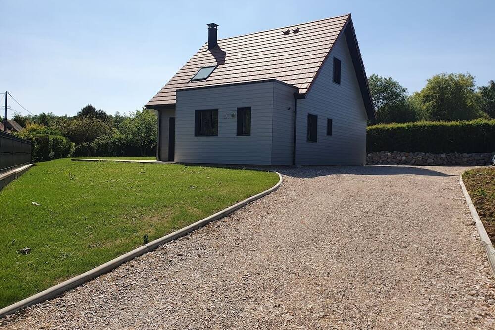 Photo of Others in Carly