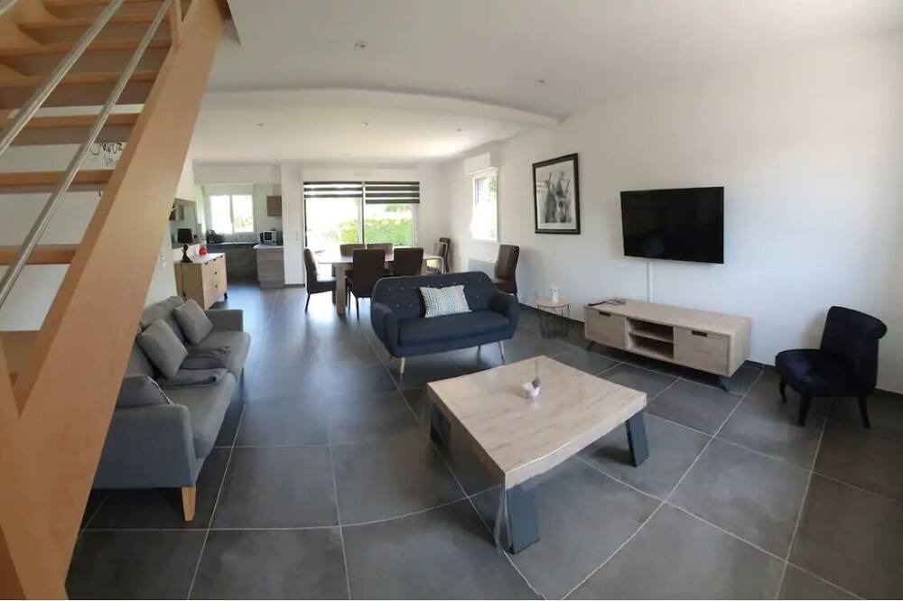 Photo of Bedroom in Carly