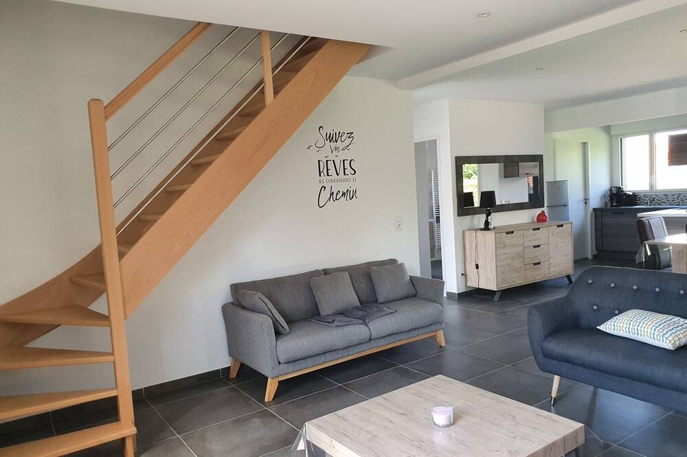 Photo of Bedroom in Carly