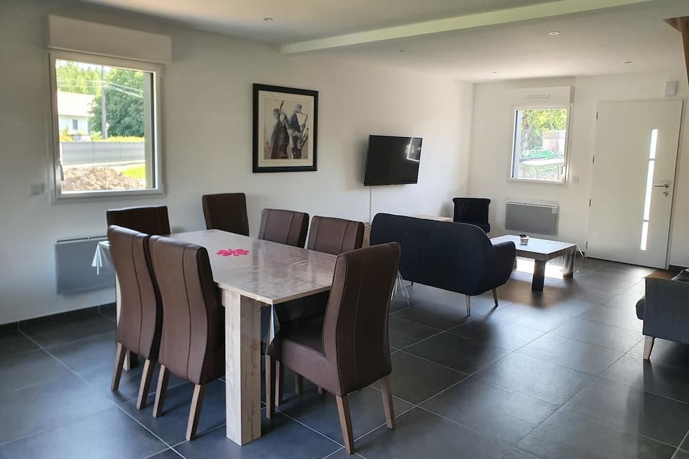 Photo of Others in Carly