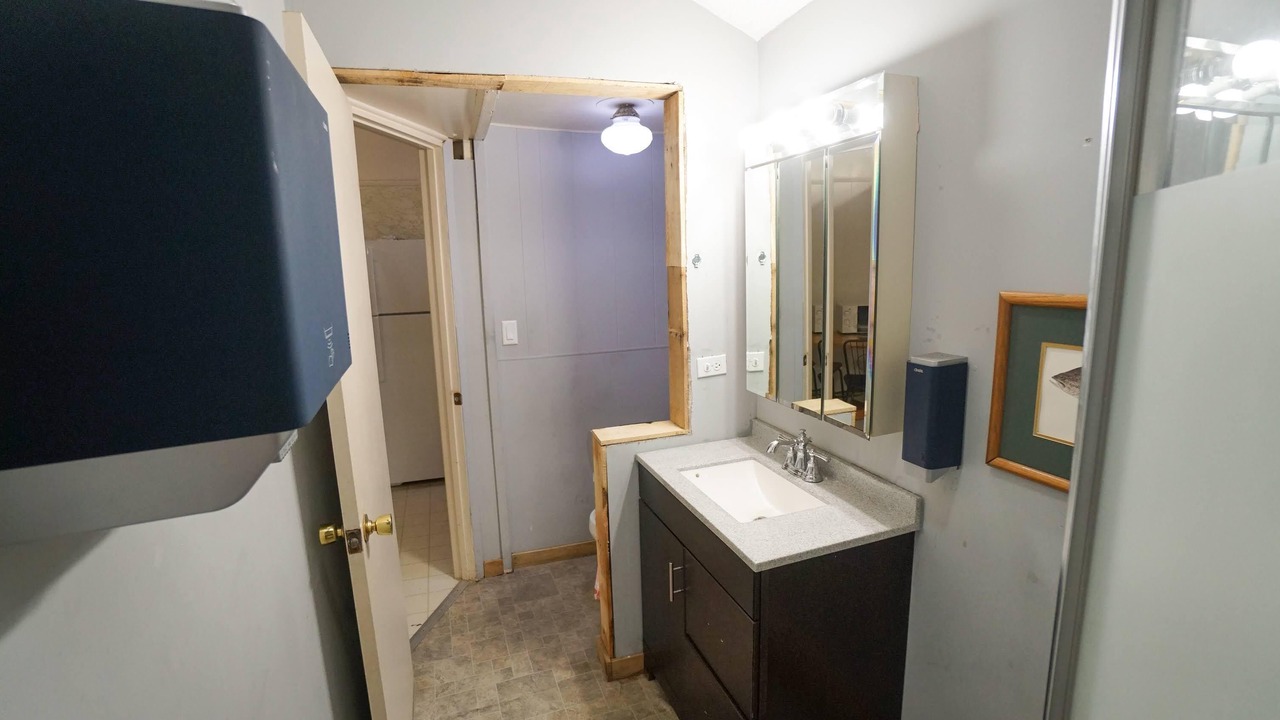 Photo of Others in Monticello