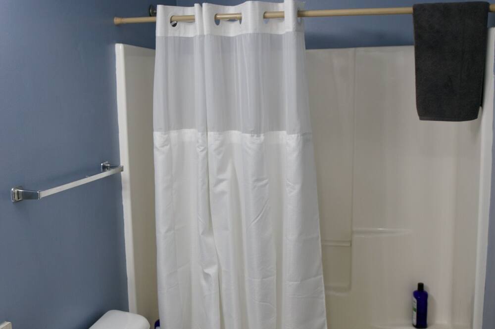 Photo of Bathroom in North Industry