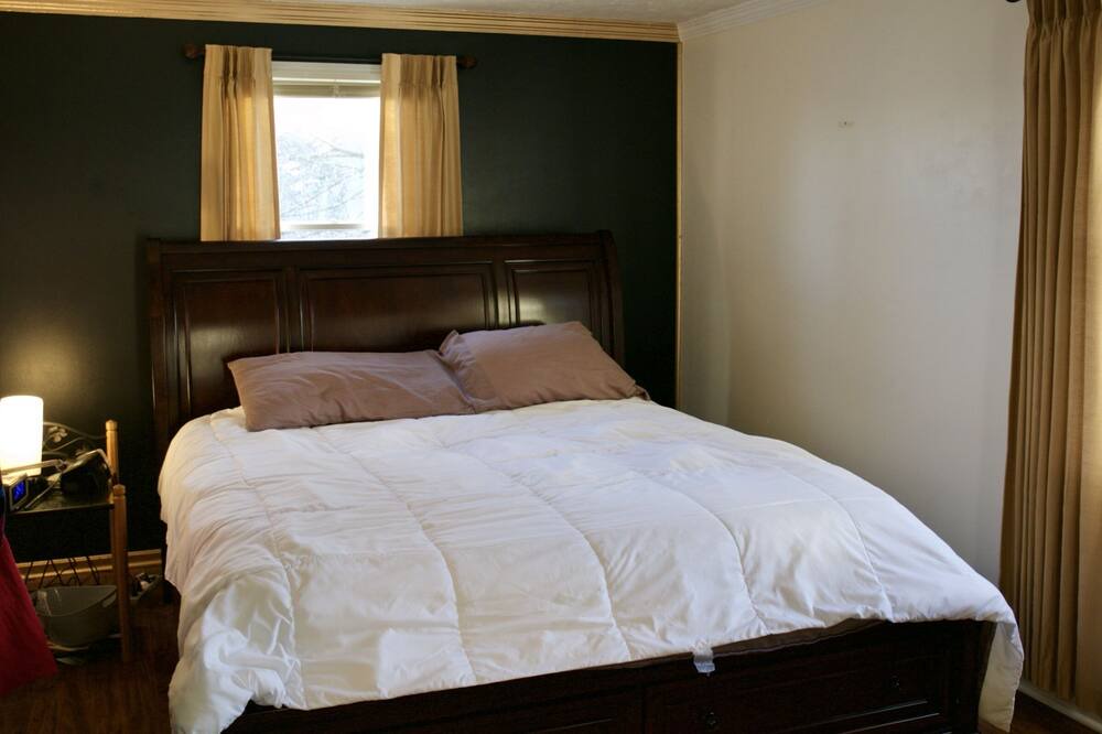 Photo of Bedroom in North Industry