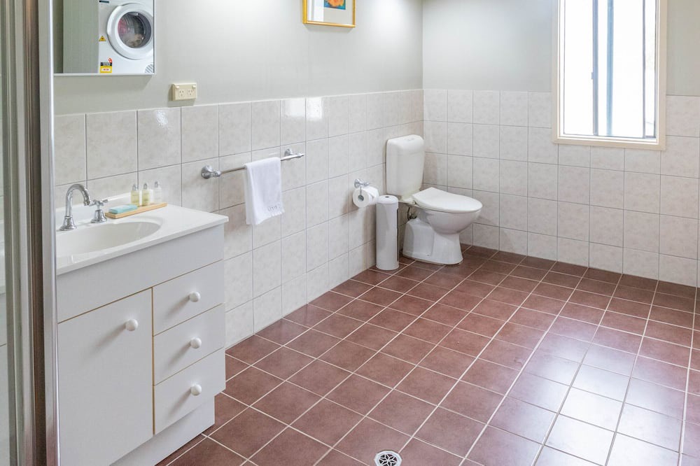 Photo of Bathroom in Younghusband