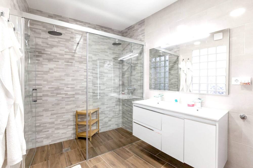 Photo of Bathroom in Reus