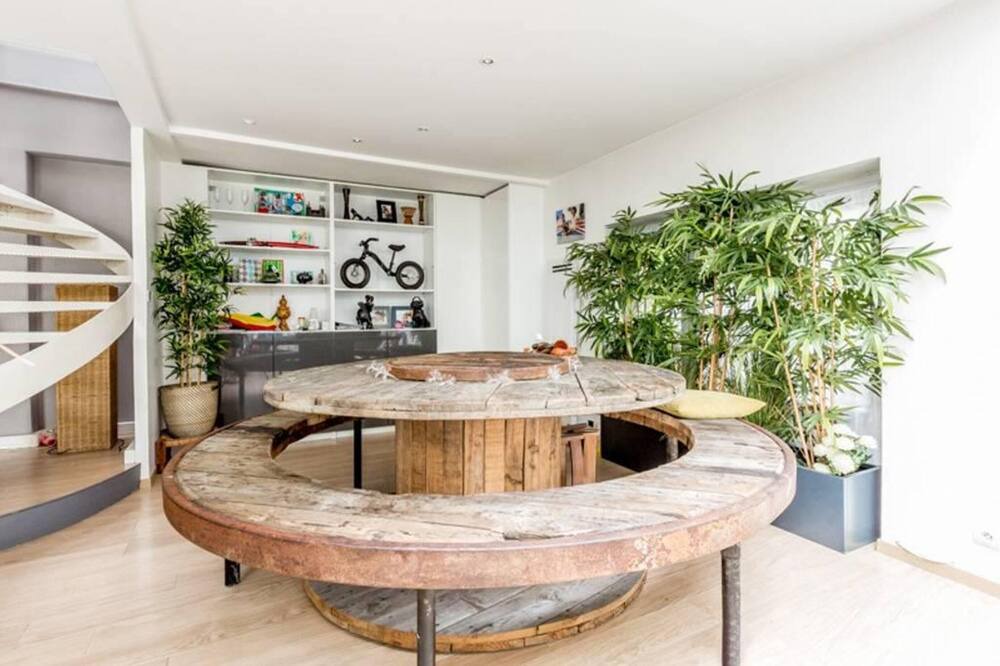 Photo of Livingroom in Colombes