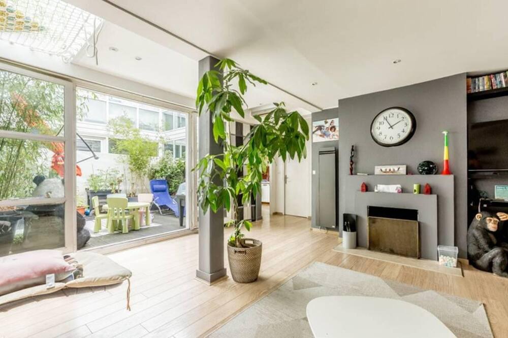 Photo of Livingroom in Colombes