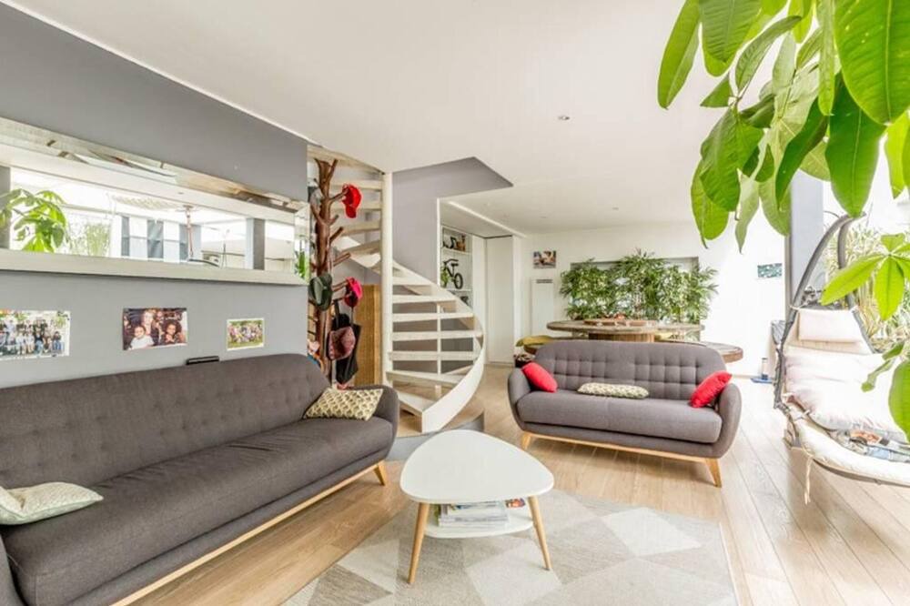 Photo of Livingroom in Colombes