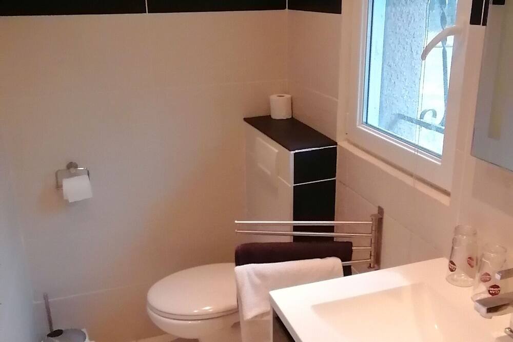 Photo of Bathroom in Fronton