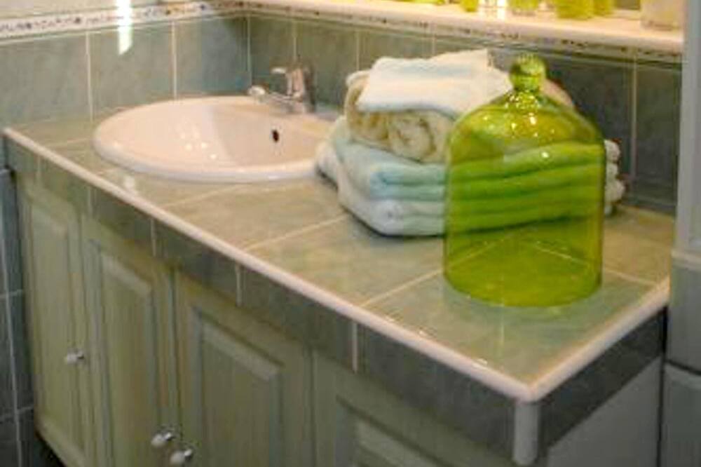 Photo of Bathroom in Forcalquier