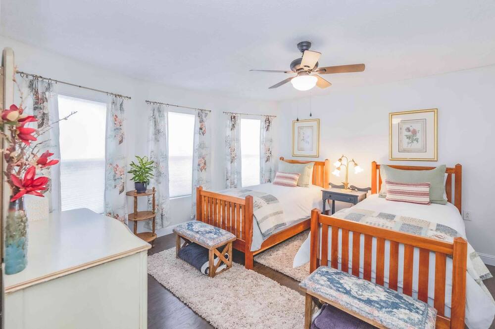 Photo of Bedroom in Berea