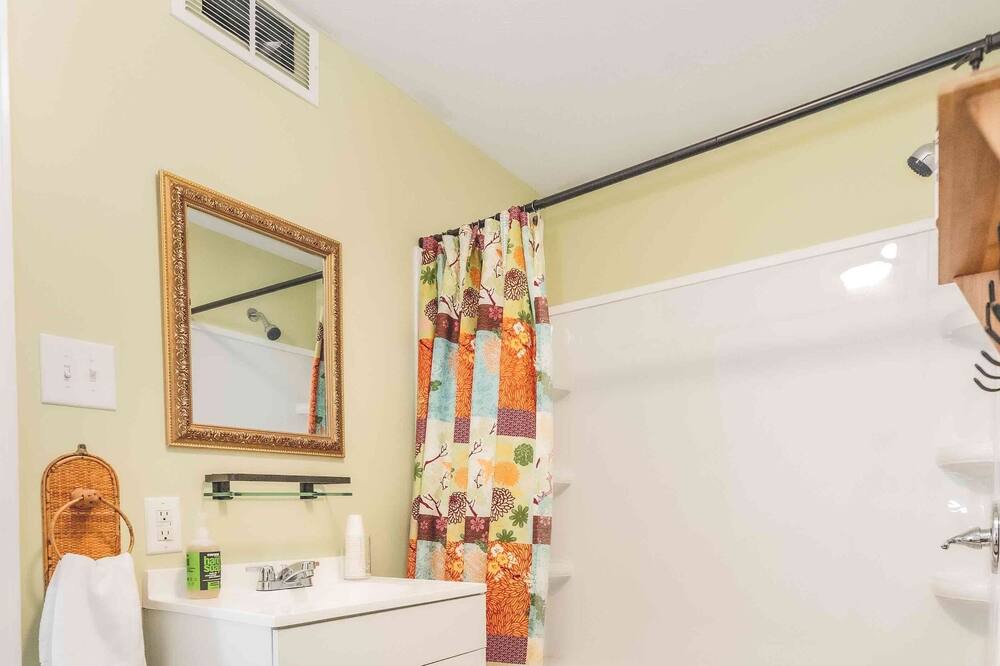 Photo of Bedroom in Berea