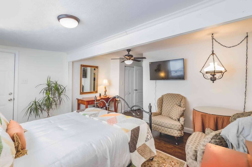 Photo of Bedroom in Berea