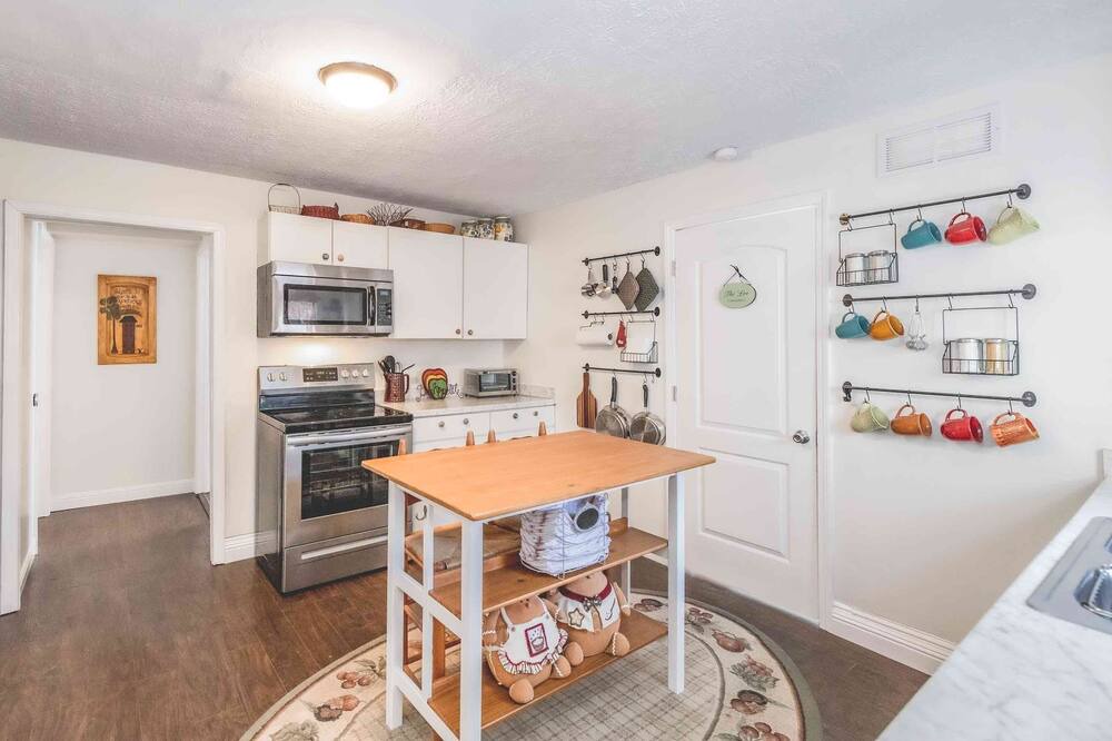 Photo of Kitchen in Berea