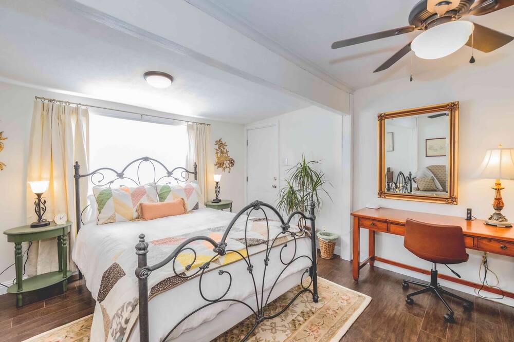 Photo of Bedroom in Berea