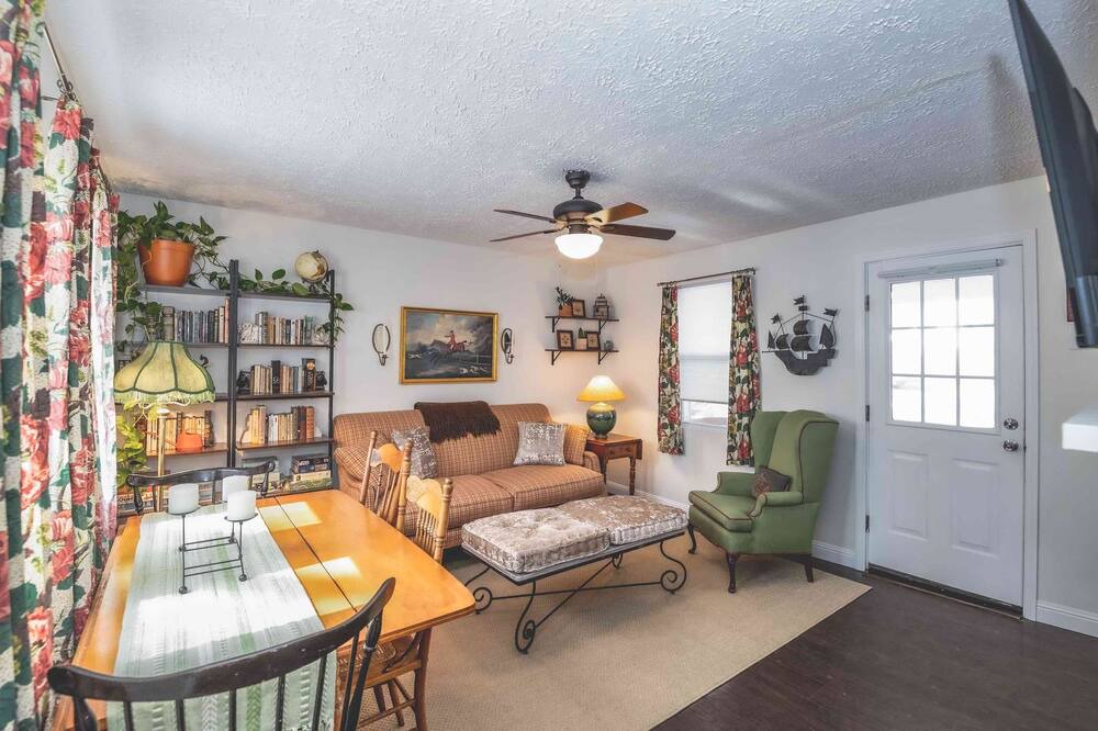 Photo of Livingroom in Berea