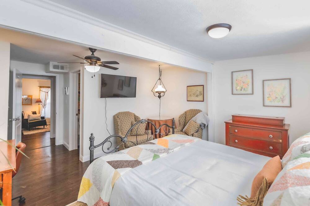Photo of Bedroom in Berea