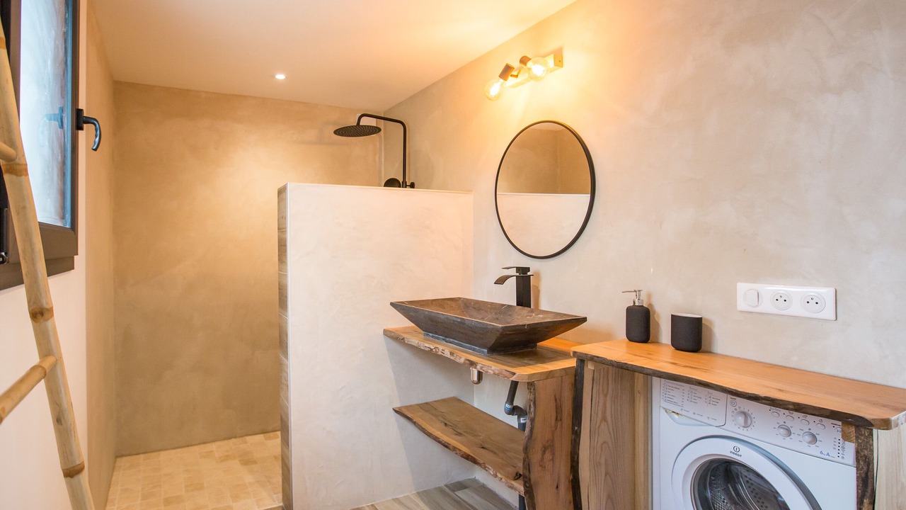 Photo of Kitchen in Saint Alban Auriolles