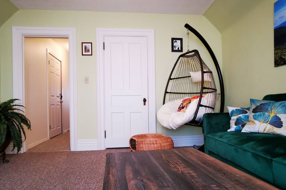 Photo of Bedroom in North Tonawanda