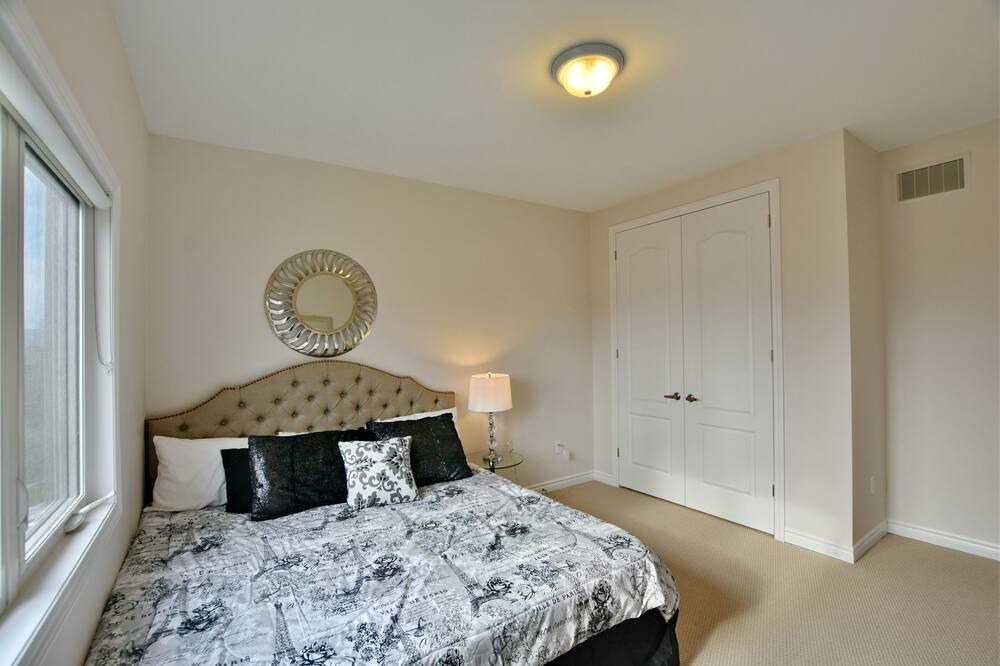Photo of Bedroom in Collingwood