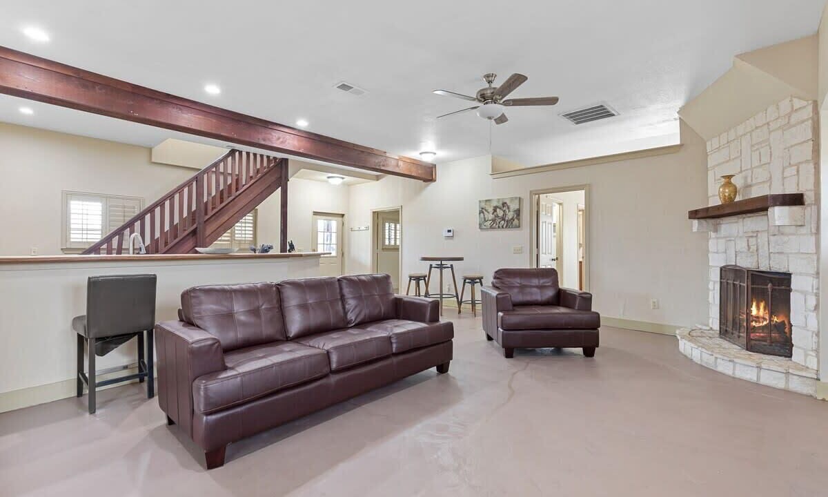 Photo of Livingroom in Weston