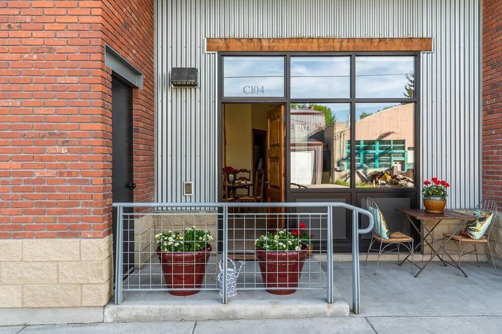 Photo of Others in Manhattan