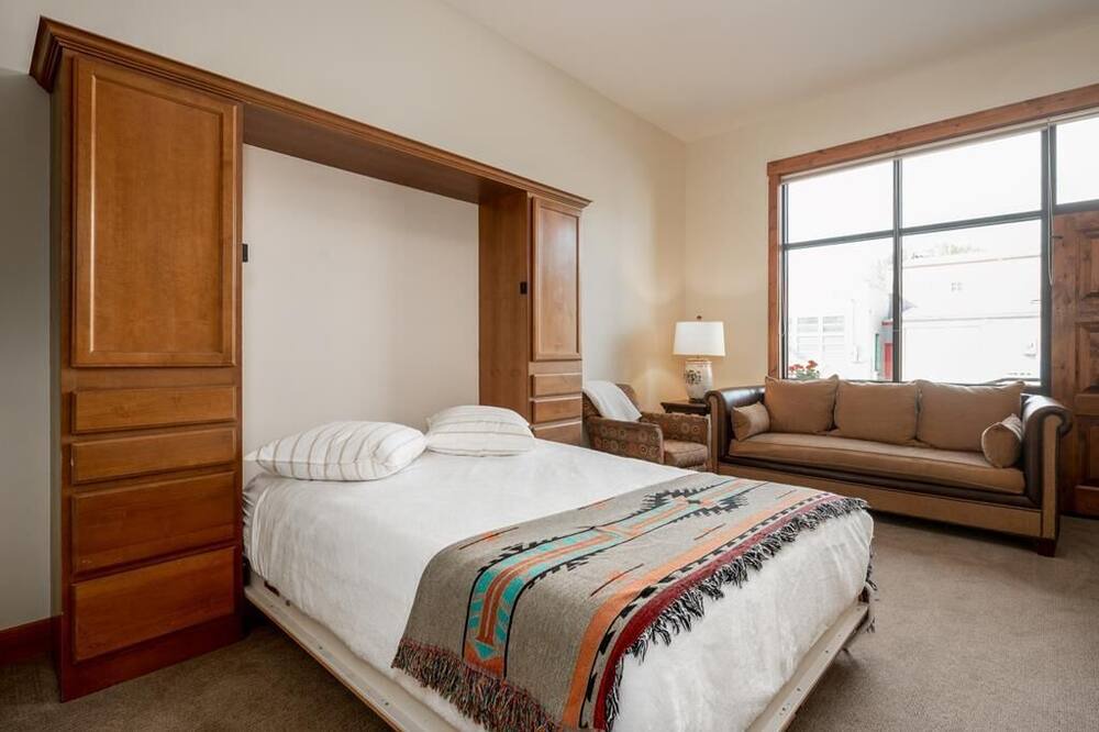 Photo of Others in Manhattan